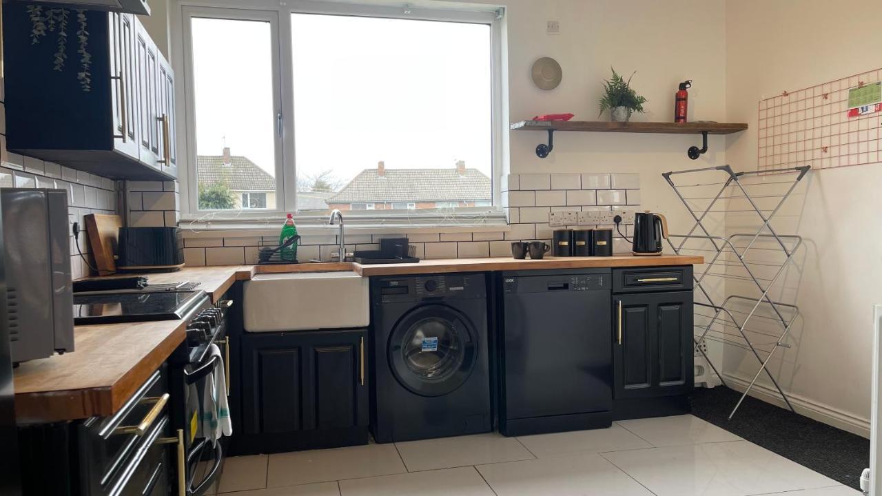 Fully Serviced Three Bed House In Дарем Екстер'єр фото