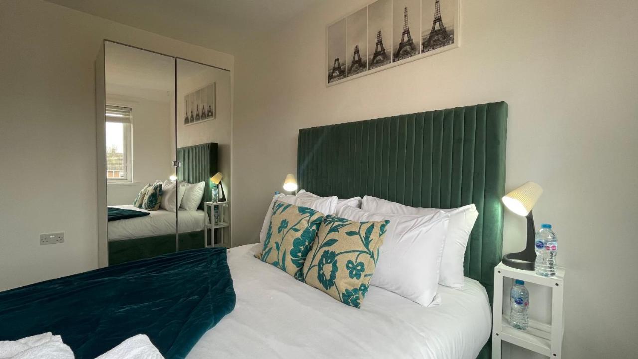 Fully Serviced Three Bed House In Дарем Екстер'єр фото